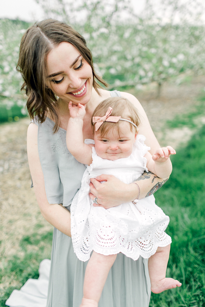 Motherhood Mini Session in the Orchards